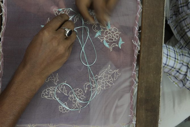 The Indian Wedding Tour : Dance, Textile, Workshops all inclusive - Stop 2: Tohfe wala Gumbad, a wedding market edge, and a 14th-century tomb