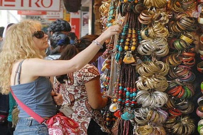 Tour a Nueva y Vieja Delhi Con Guía en Idioma Español - Key Highlights You Should Know First