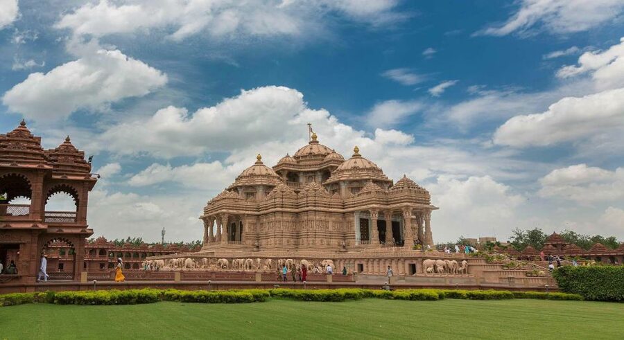 Tour To Swaminarayan Akshardham Guide & Delhi Transfers - From your hotel to Akshardham, without the Delhi scramble