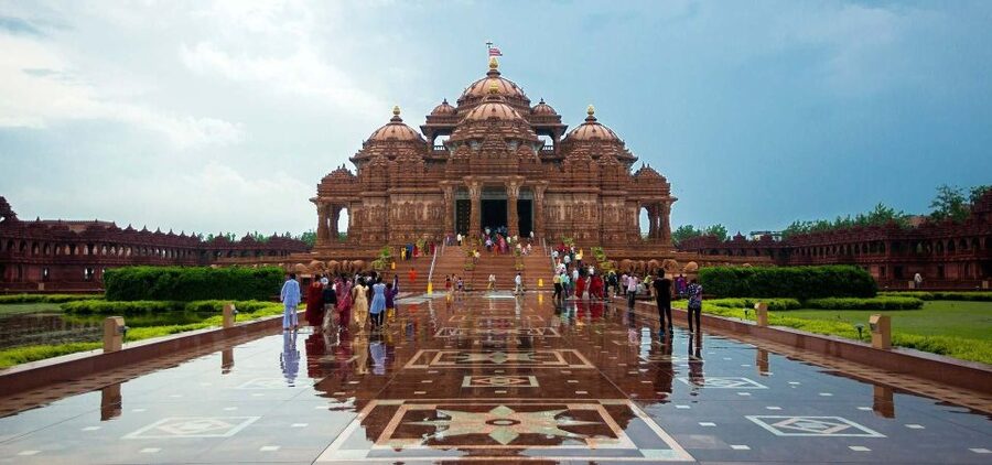 Tour To Swaminarayan Akshardham Guide & Delhi Transfers - What you get, what you should plan separately